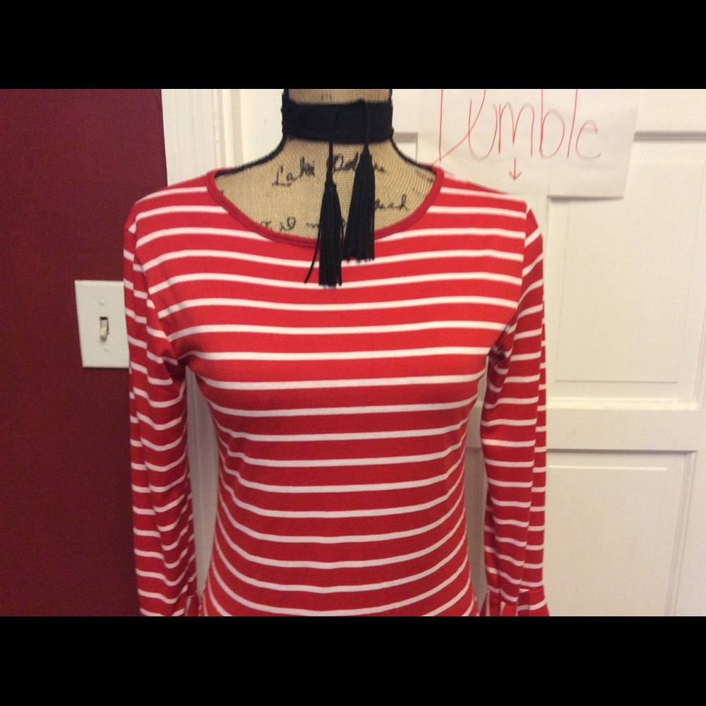❤️5 Star 🌟 Red striped bell sleeve top❤️ - Picture 5 of 8